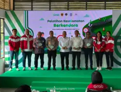 Grab, Kemenhub, dan Korlantas Gelar Pelatihan Keselamatan Berkendara bagi Mitra Ojol di Lima Kota