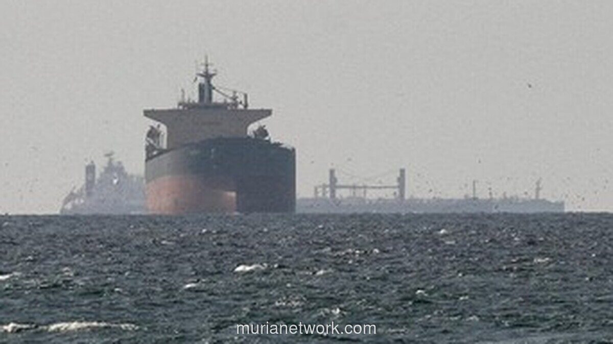 Garda Revolusi Iran Tembakkan Rudal ke Kapal Komersial di Selat Hormuz, Dua Kapal Rusak