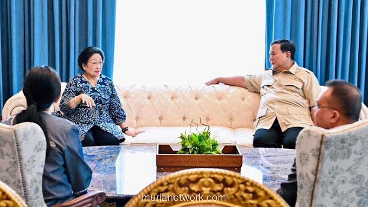 Pengamat Sarankan Prabowo Lakukan Perombakan Kabinet dan Rangkul PDIP