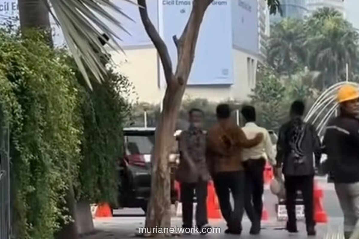 Sekuriti yang Cekcok dengan Pengemudi Alphard di Bundaran HI Sempat Bersujud Minta Maaf