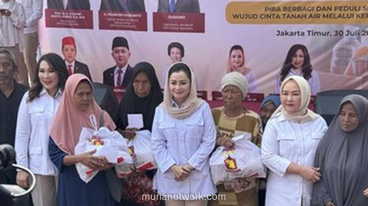 PIRA Bagikan 1.450 Paket Sembako di Jakarta Timur