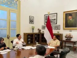 Prabowo dan Luhut Bahas Dinamika Timur Tengah hingga Pelemahan Rupiah dalam Pertemuan Tiga Jam