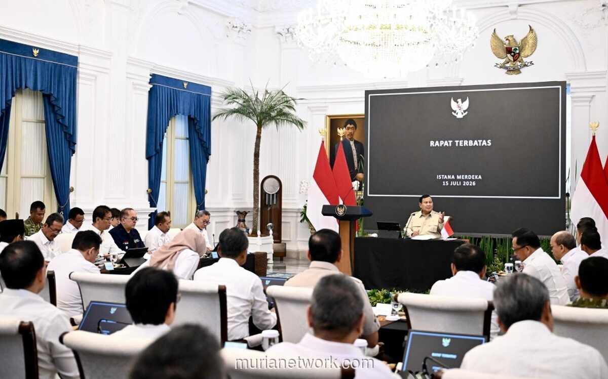 Prabowo Pimpin Rapat Lima Jam Bahas Peran Koperasi Desa Merah Putih