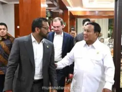 Prabowo Terima Kunjungan Direktur FBI, Artefak Budaya Indonesia Diserahkan