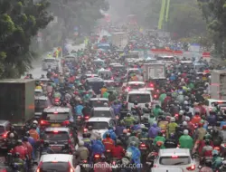 Mobilitas 4 Juta Komuter Jadi Biang Kemacetan Jakarta