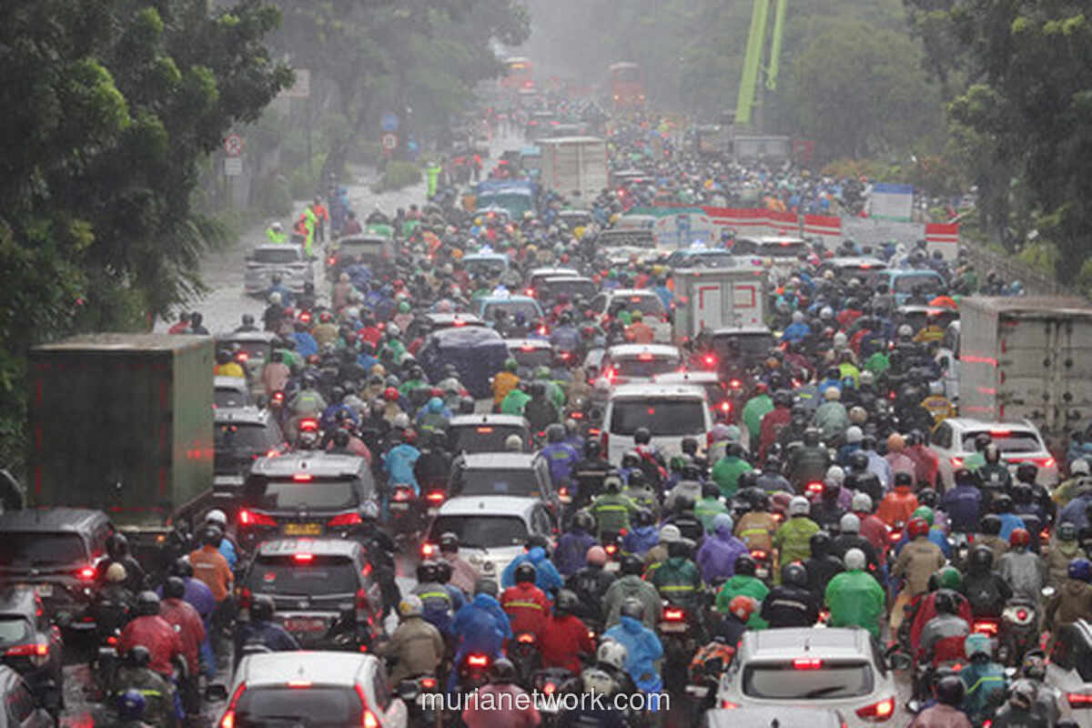 Mobilitas 4 Juta Komuter Jadi Biang Kemacetan Jakarta