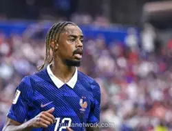 PSG Patok Harga Barcola 150 Juta Euro di Tengah Minat Liverpool dan Arsenal