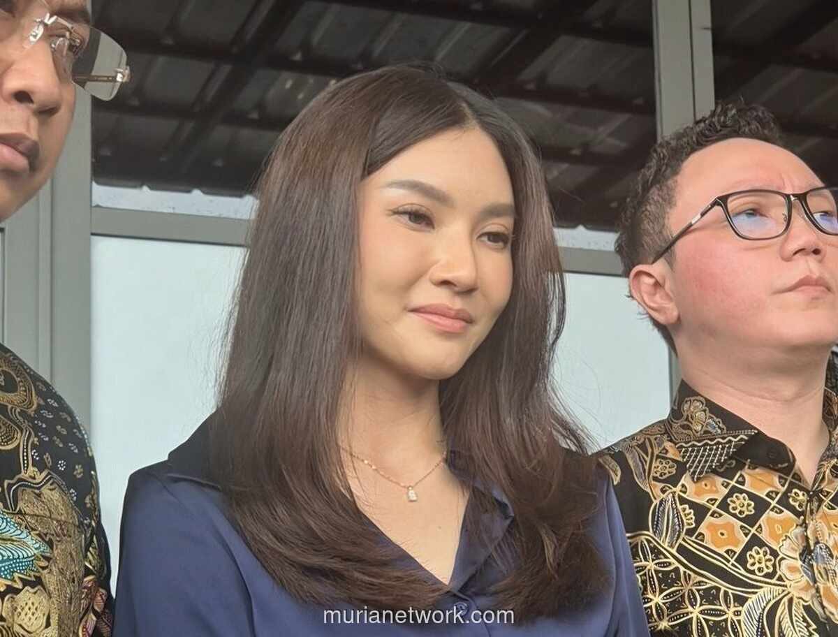 Di Tengah Gugatan Hak Asuh, Sarwendah Tunjukkan Momen Hari Pertama Sekolah Anak