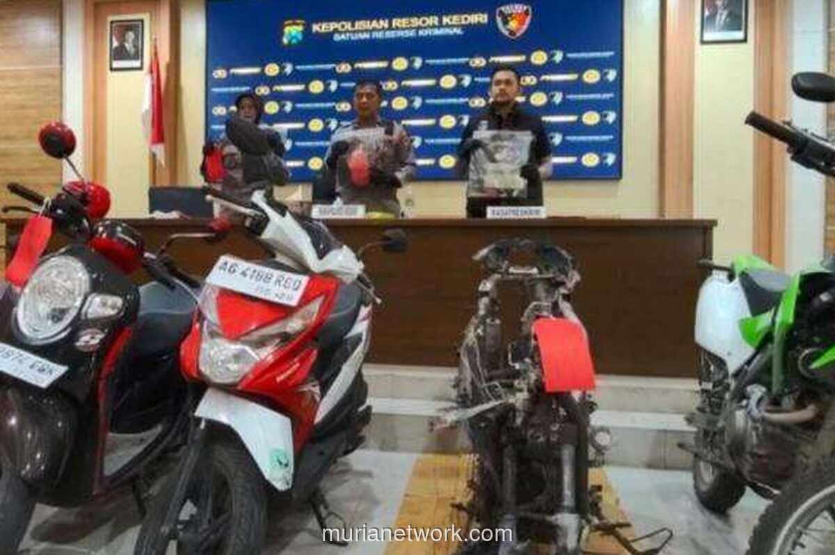 Sakit Hati, Pria di Kediri Bakar Rumah dan Motor Mantan Istri, Rugi Rp1 Miliar