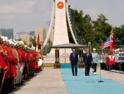Karpet Biru Gantikan Merah saat Trump Disambut Erdogan di Turki