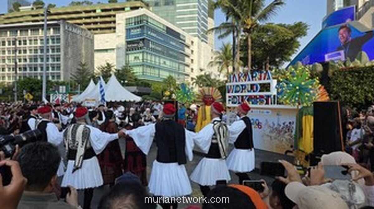 Parade Budaya 7 Negara Meriahkan Car Free Day Jakarta Sambut 500 Tahun Kota