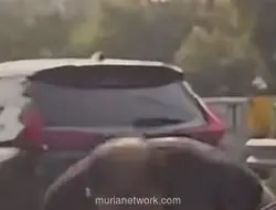 Pengemudi Calya Rusak Spion Mini Cooper gegara Sakit Hati Tak Diberi Jalan