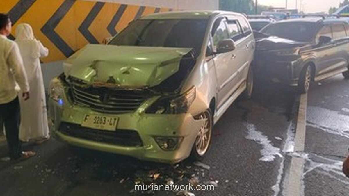 Tabrakan Beruntun Empat Mobil di Terowongan Tol Pasar Rebo