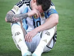 Argentina Gagal Pertahankan Gelar Piala Dunia, Messi dan Dibu Martinez Tak Kuasa Tahan Air Mata