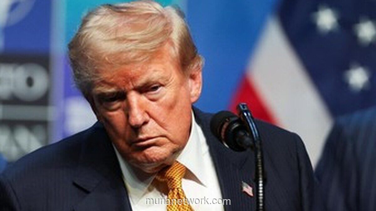 Trump Umumkan Tarif 20% untuk Kargo yang Melintasi Selat Hormuz saat Blokade