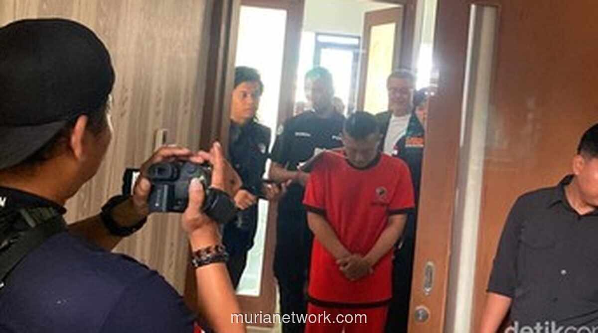 Rekonstruksi Kasus Penyekapan di Bandung, Tersangka Peragakan Adegan Penganiayaan dengan Golok dan Helm