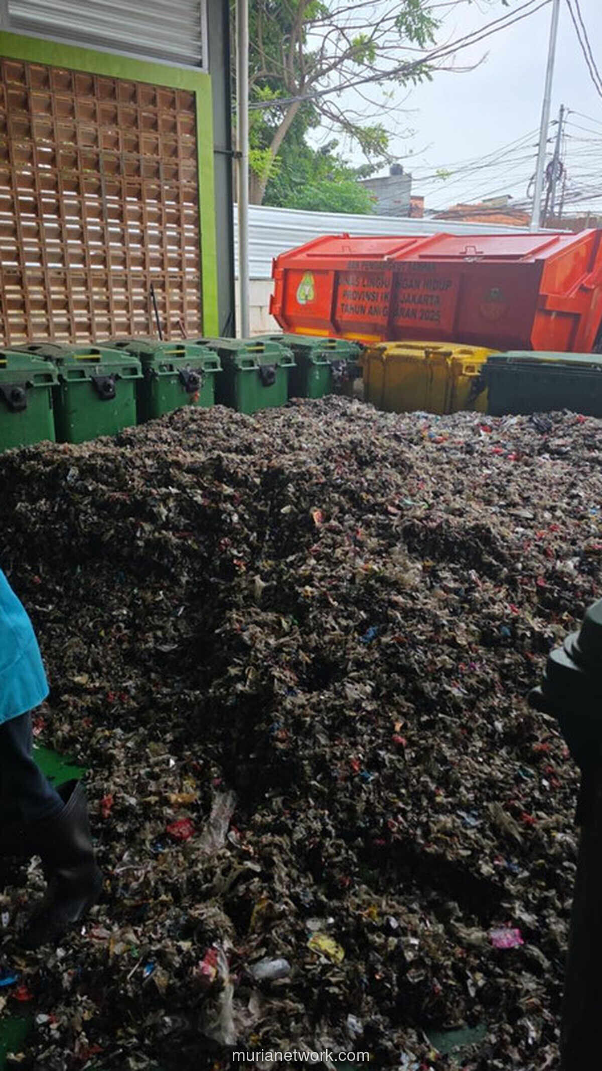 TPS 3R Menteng Atas Olah 32 Ton Sampah per Hari Jadi Bahan Bakar Alternatif