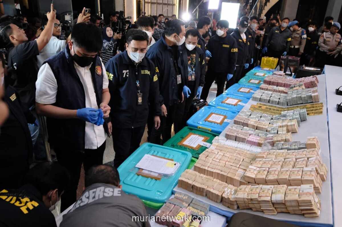 Polisi Amankan 15 Saksi saat Geledah 12 Lokasi Terkait Dugaan Korupsi