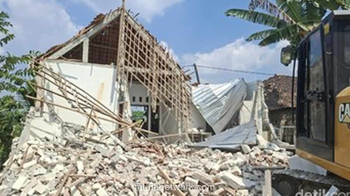 Ambruknya Rumah Hasil Kerja Keras TKW di Bojonegoro gegara Suami Kepincut Wanita Lain