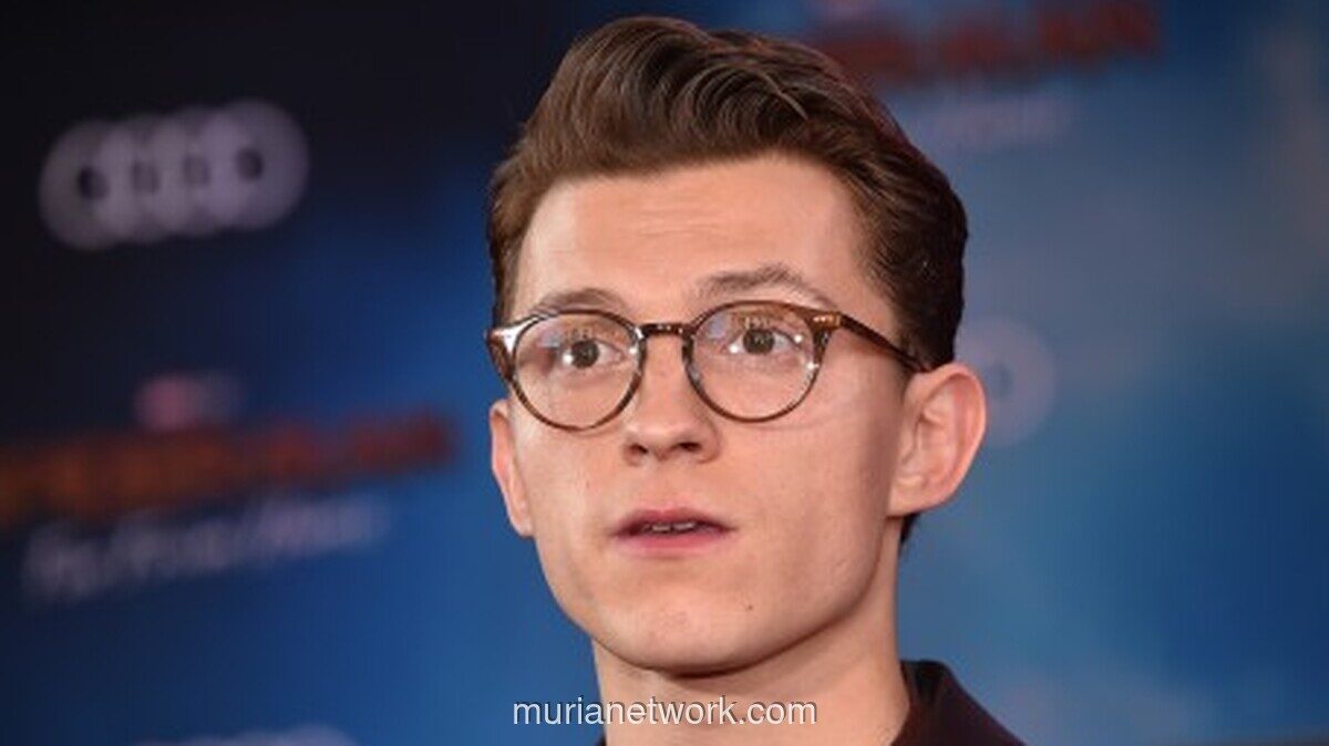 Tom Holland Sebut Robert Pattinson Cocok Jadi Karakter Menyebalkan di Film The Odyssey