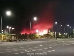 Kebakaran Landa TPA Romokalisari Surabaya, Asap Membubung Tinggi