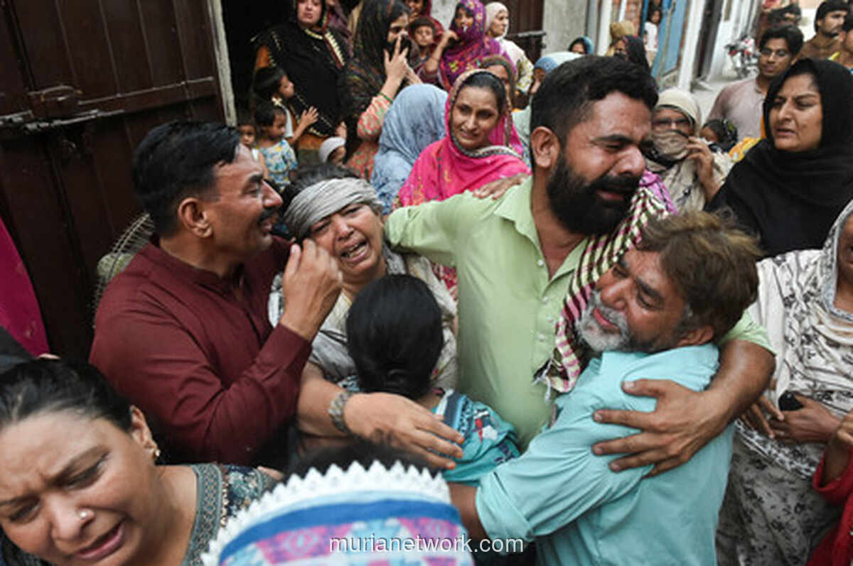 Atap Bimbingan Belajar Roboh di Lahore, 14 Anak Tewas