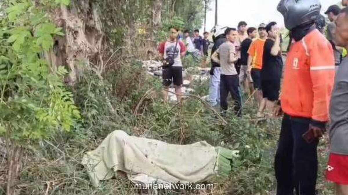 Driver Ojol Tewas Tertabrak Kereta di Pelintasan Tanpa Palang Pintu Pasuruan