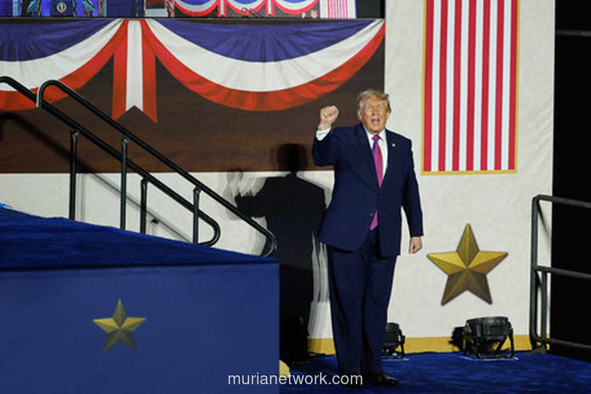 Trump Tetap Berpidato di Perayaan 4 Juli Meski Cuaca Buruk dan Ribuan Orang Dievakuasi
