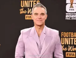 Kekacauan Upacara Penutupan Piala Dunia 2026: Penampilan Robbie Williams Tertunda, Penonton Protes