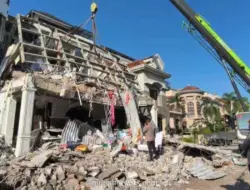 Ledakan Rumah Mewah di Medan Tewaskan Dua Orang, Satu Korban Masih Tertimbun