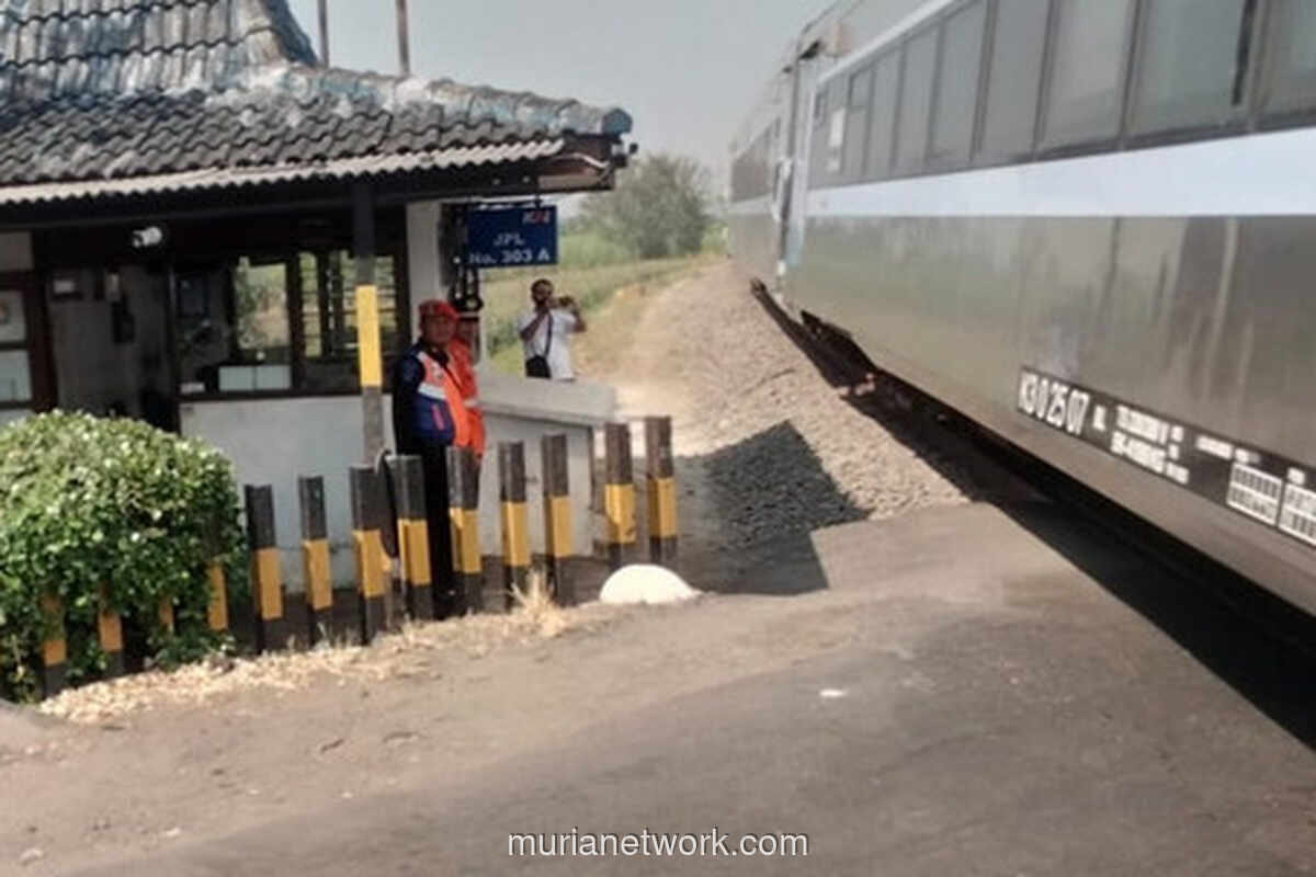 Petugas Palang Pintu Kereta di Kediri Tertidur, Kereta Melintas Tanpa Penutupan