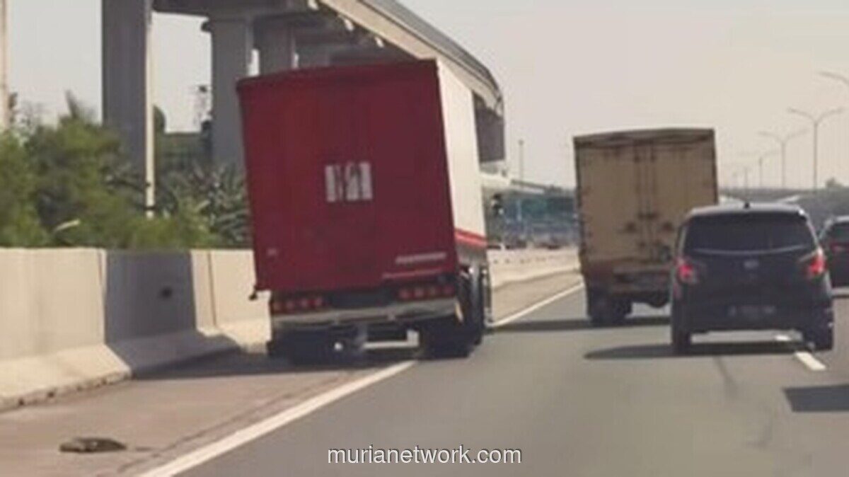 Truk Ugal-ugalan di Tol Jagorawi Terekam Video, Polisi Buru Sopir
