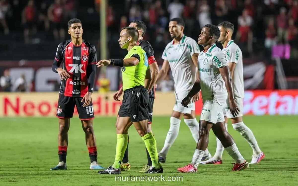 Kekalahan 0-4 dari Palmeiras, Vitoria Protes Keras Kepemimpinan Wasit