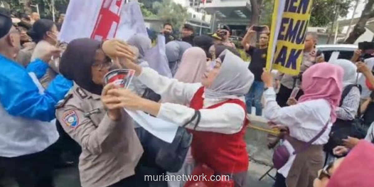 Demo Ijazah Gibran, Warganet Kembali Diingatkan pada Polemik Ijazah Jokowi