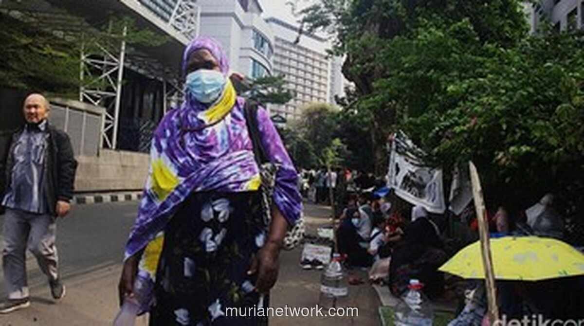 Pemkot Jaksel Tertibkan Pengungsi WNA di Trotoar Kantor UNHCR
