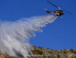 Dua Helikopter Pemadam Bertabrakan saat Padamkan Kebakaran Hutan di Yunani