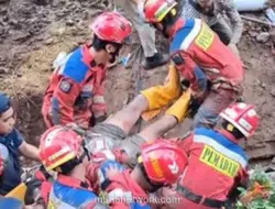 Dua Pekerja Tertimpa Beton Turap di Jakarta Timur, Dievakuasi Selama Tiga Jam