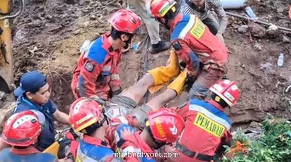 Dua Pekerja Tertimpa Beton Turap di Jakarta Timur, Dievakuasi Selama Tiga Jam