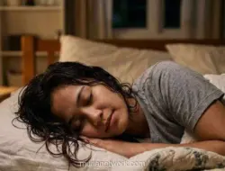 Tidur Tanpa Bantal Tak Selalu Tepat, Dokter Ingatkan Posisi Tidur Sesuai Keluhan