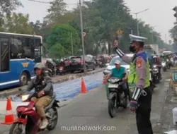 Jalan Raya Bogor Macet Imbas Pengecoran Jalan