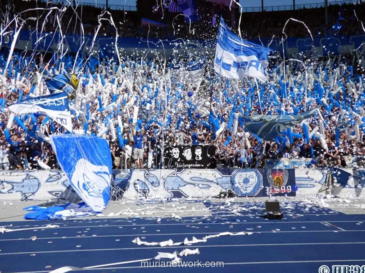 Protes Suporter Hertha BSC Hentikan Laga Pembuka 2. Bundesliga
