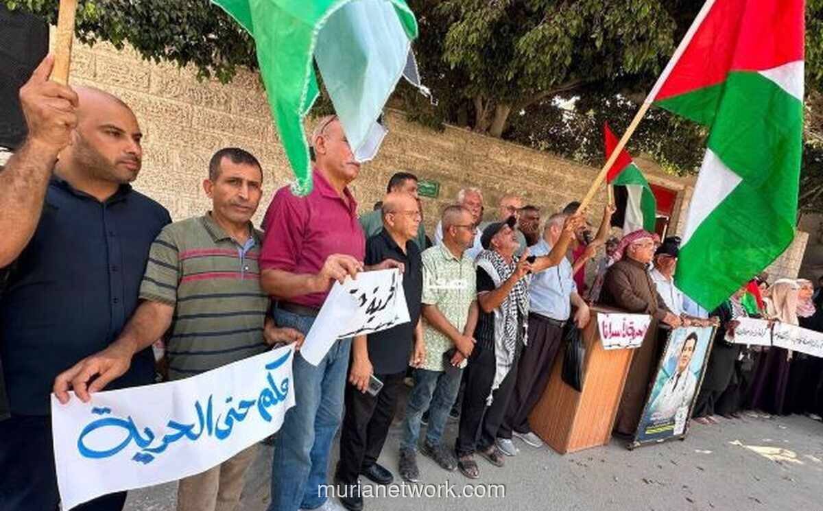 Puluhan Jurnalis Palestina Gelar Aksi di Depan ICRC, Desak Pembebasan Rekan yang Ditahan Israel