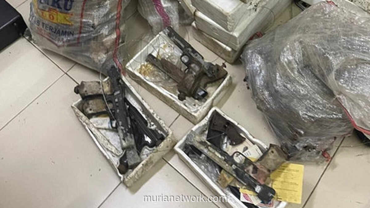 Komisi I DPR Minta Polisi Usut Tuntas Temuan 995 Senjata di Sekolah