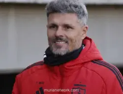 Colo Colo Pertahankan Fernando Ortiz di Tengah Tekanan dan Rumor