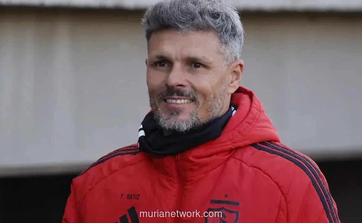 Colo Colo Pertahankan Fernando Ortiz di Tengah Tekanan dan Rumor