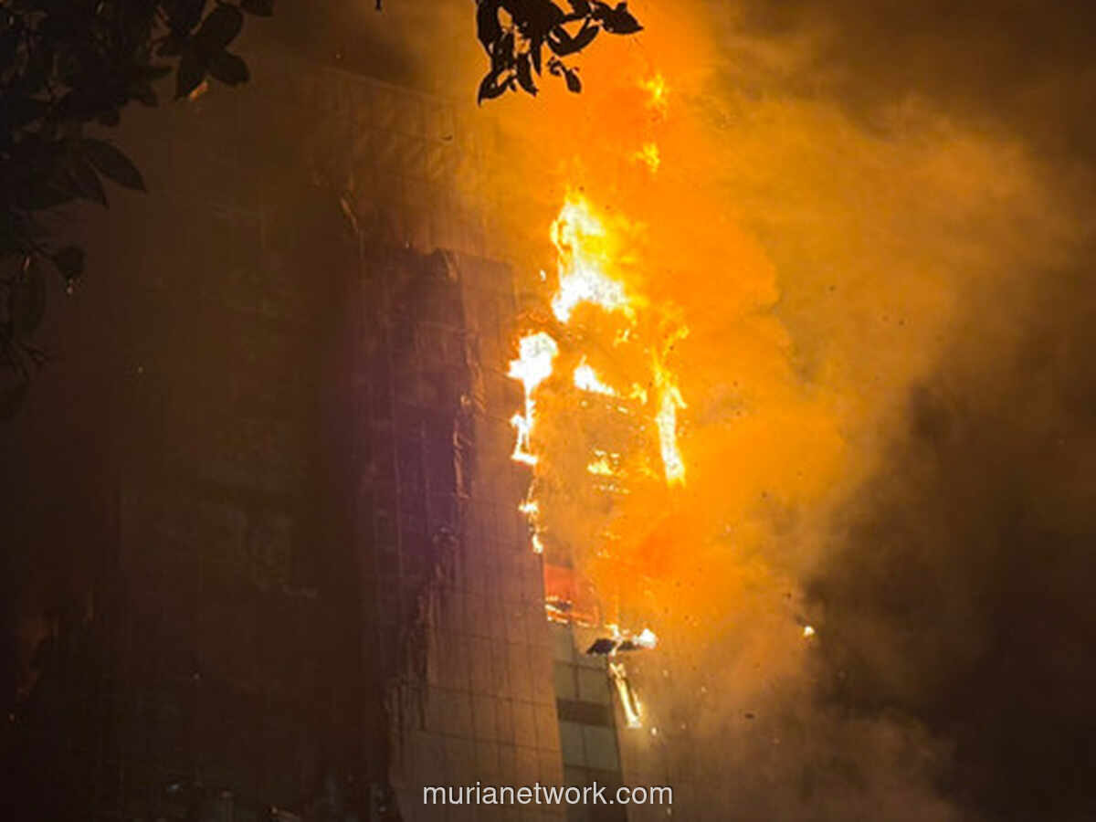 Kebakaran Hebat Melanda Gedung Bapenda DKI Jakarta, 40 Mobil Damkar Dikerahkan