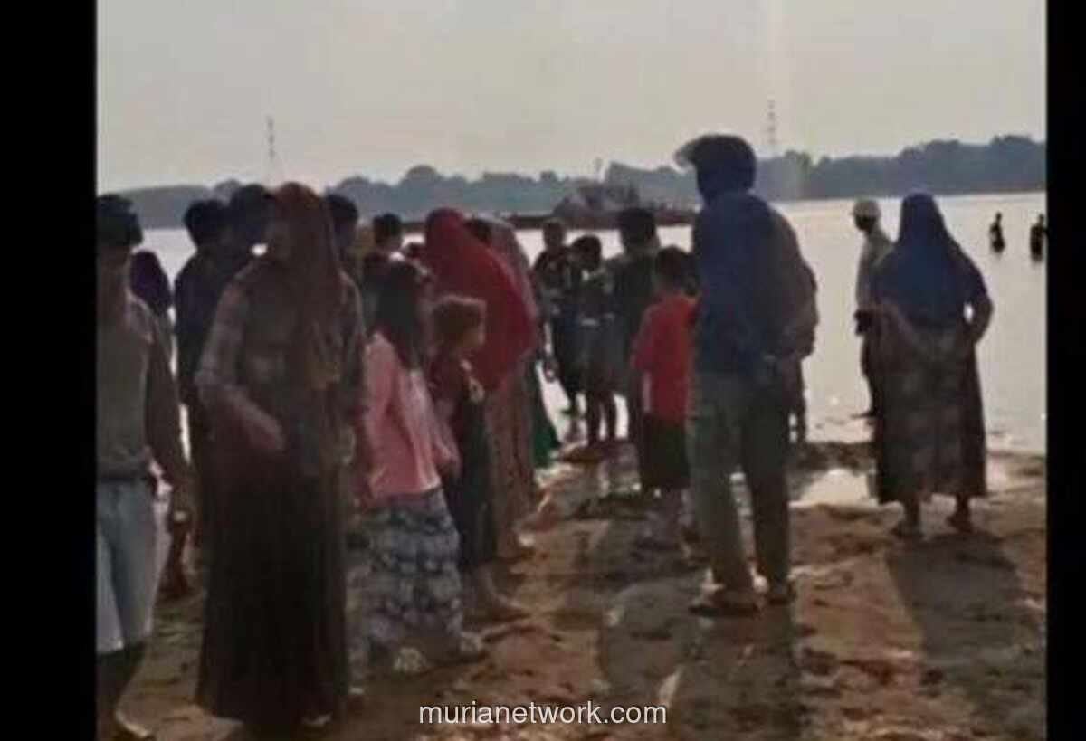 Dua Remaja Perempuan Tenggelam di Sungai Batanghari, Warga Gotong Royong Cari Korban