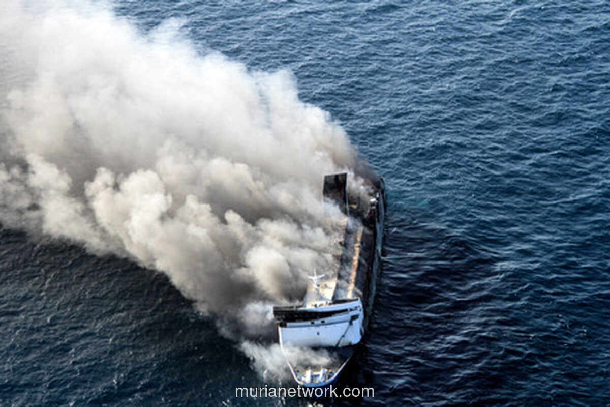 Cuaca Buruk Hambat Evakuasi Korban Kebakaran KM Mutiara Sentosa 2