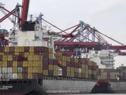 Neraca Perdagangan Juni Defisit USD 450 Juta, Impor Migas Melonjak