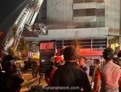 Brimob Kerahkan Tim SAR dan Water Cannon Bantu Padamkan Kebakaran Gedung Bapenda DKI